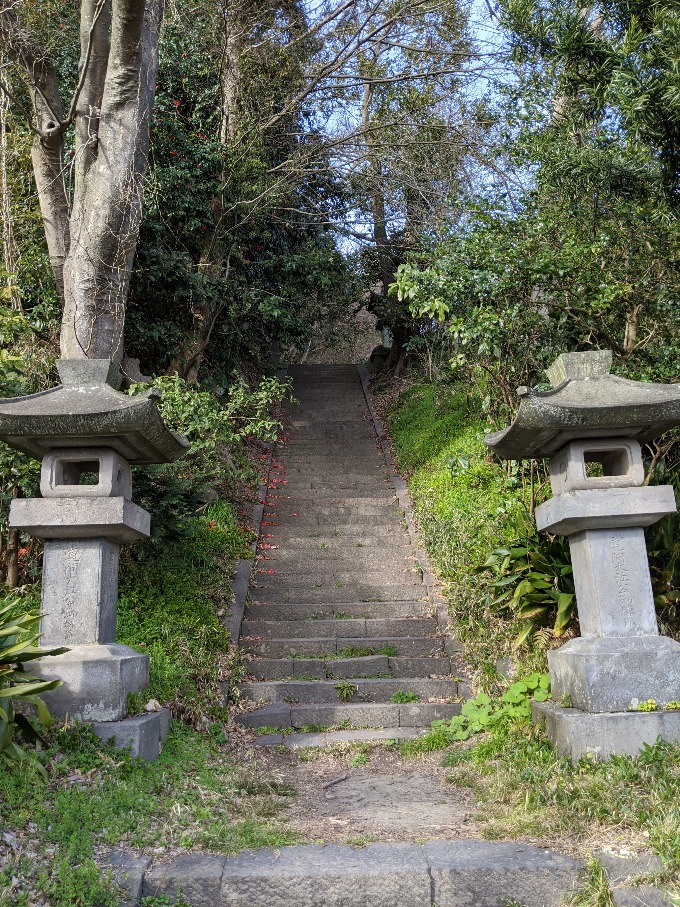 北条義時の墓 法華堂跡 鎌倉トリップ 日帰りで紅葉の鎌倉へ 鎌倉トリップ 日帰りで紅葉の鎌倉へ